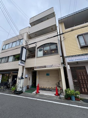 シップスビルの外観