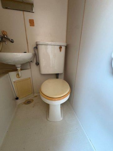 パルメゾン氷室のトイレ|落ち着いた色調のトイレです