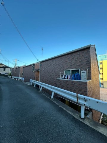 シャトーブリック　Ⅱ棟の外観|外はこのようになっています
