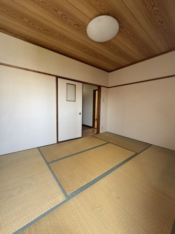 ひよどりハイツの和室