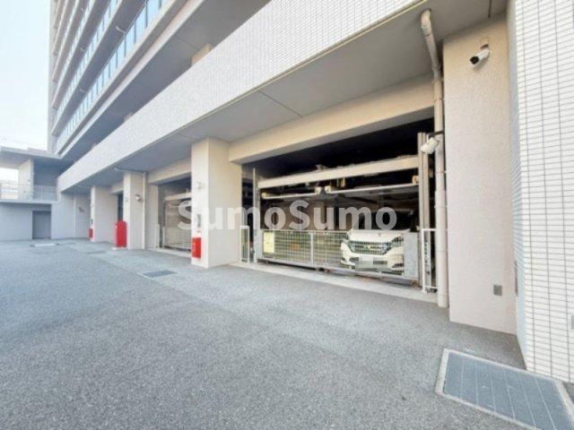 ピアフェスタ青木駅前の駐車場