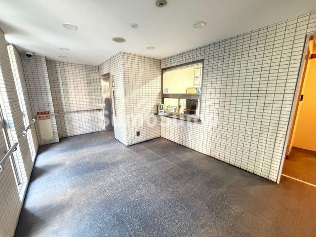 ピアフェスタ青木駅前のエントランス