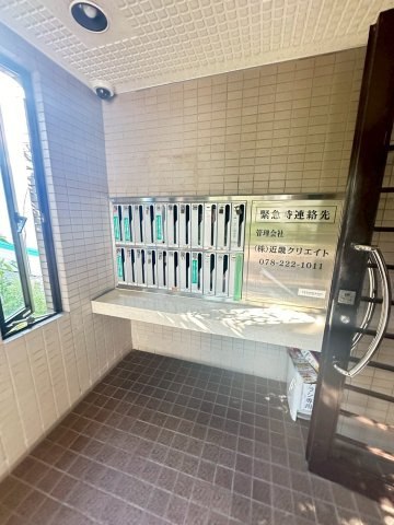コモンパレス清水が丘のエントランス