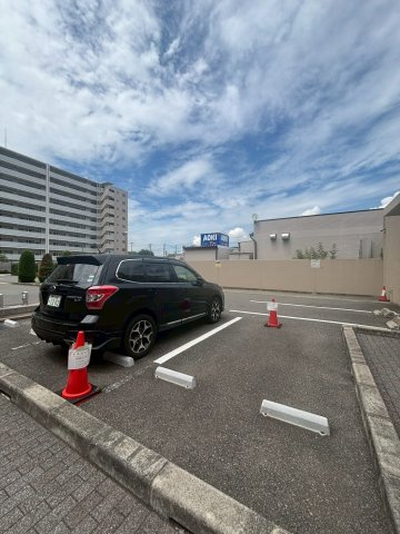 ビスタグランデ神戸星陵台Ｄ棟の駐車場