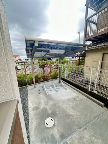 ジーメゾン西脇アノリスの駐車場