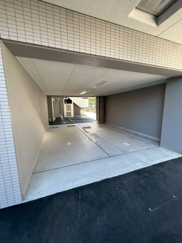 ASCLAIRE KOBE HIGASHINADAの駐車場