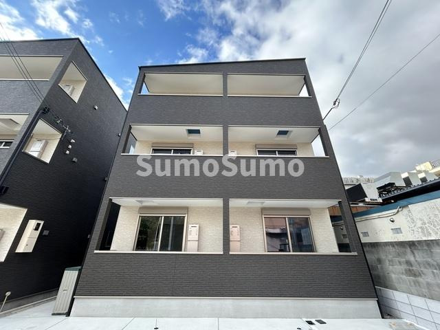 ジーメゾン明石林崎の外観|落ち着いた雰囲気の外観です