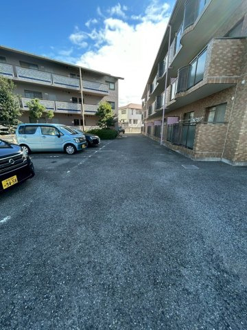パレドールJOEの駐車場|駐車スペースもあります