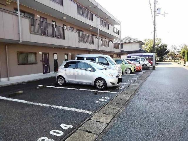 シャトル永井の駐車場|駐車スペースもあります