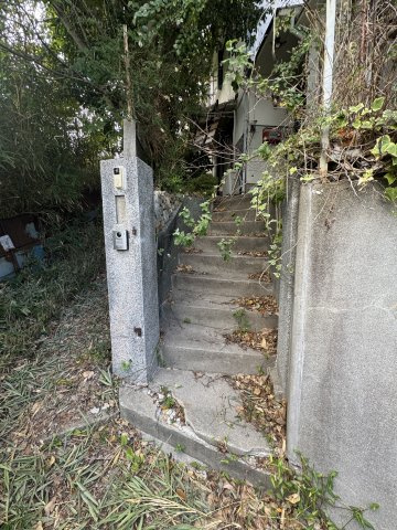 兵庫区鵯越筋戸建のエントランス