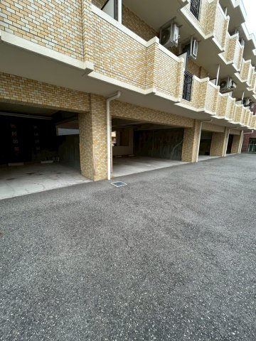 コルザの駐車場|車をお持ちの方に嬉しい駐車場付きの物件です