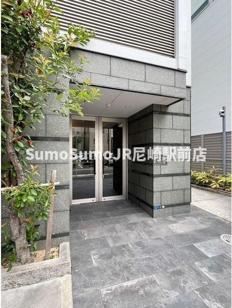 ファーストエフレシア姫里のエントランス|落ち着いたエントランスです