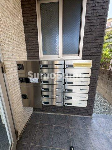 ジーメゾン東垂水のエントランス|落ち着いたエントランスです
