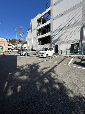 シティライフ服部の駐車場