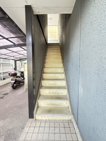 ハレクラニ下山手の外観