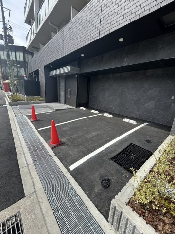 ファーストフィオーレ尼崎グランウエストの駐車場