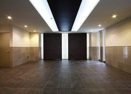 スワンズシティ南森町のエントランス