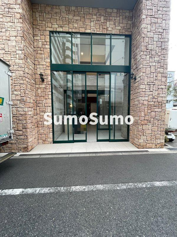 スプランディッド難波のエントランス