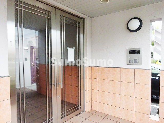 フォレストビューのエントランス|建物の内部です