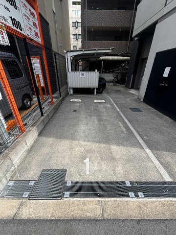 スワンズ江戸堀ウエストパークの駐車場
