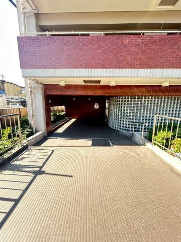 セザール第２神戸西のエントランス|ゆとりのあるエントランスです