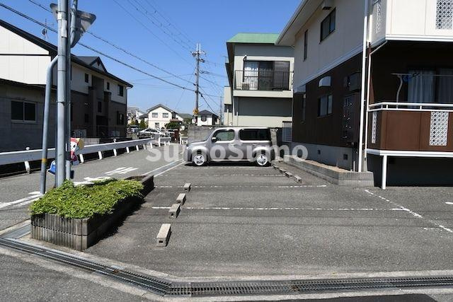 セジュールの里　橋本の駐車場|駐車場があるので、車を買う予定の方も安心です