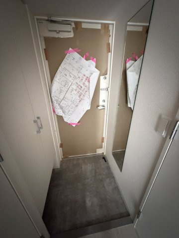 セレニテ神戸西エクラの玄関