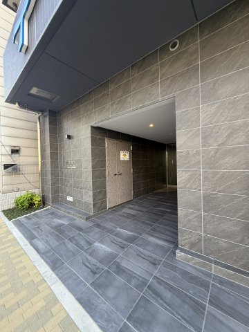 プレリスNEO神戸湊川公園ヴェルトのエントランス