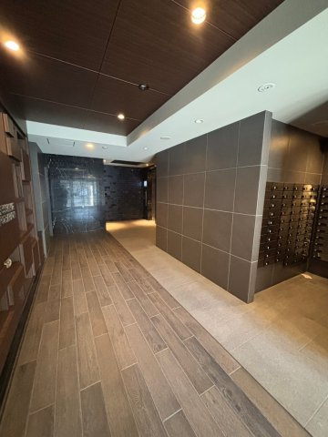 プレサンス堺筋本町センティスのロビー