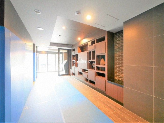 プレサンス堺筋本町センティスのロビー|落ち着いたロビーです