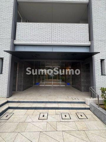 プレサンスロジェ須磨妙法寺桜の杜WESTHILLS のエントランス|ゆとりのあるエントランスです