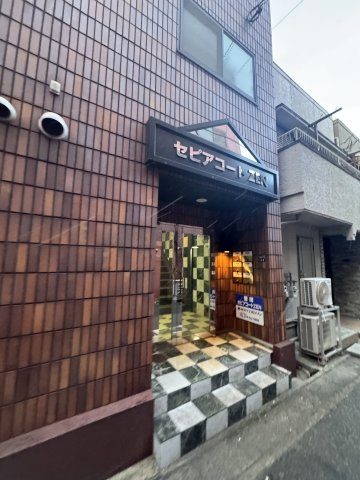 セピアコートZENのエントランス