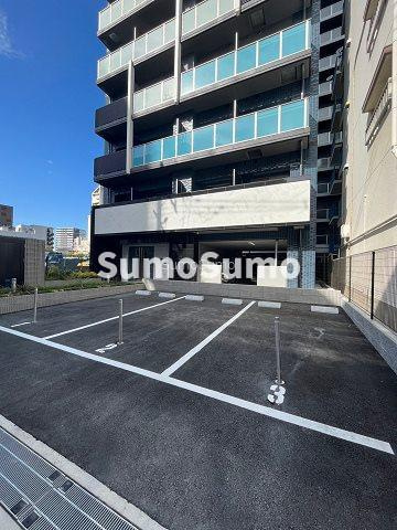 プレサンス大国町ブライスの駐車場
