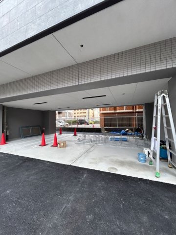 ソルテラスＫＯＢＥ新長田駅前の駐車場