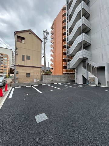 ソルテラスＫＯＢＥ新長田駅前の駐車場
