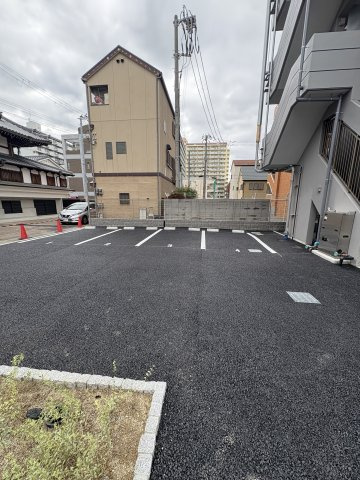 ソルテラスＫＯＢＥ新長田駅前の駐車場