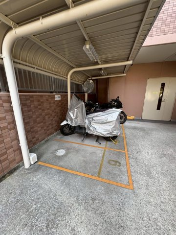 ソフィア垂水高丸ハーティースクエアの駐車場