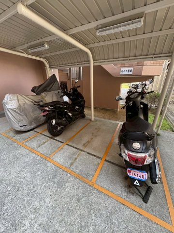 ソフィア垂水高丸ハーティースクエアの駐車場