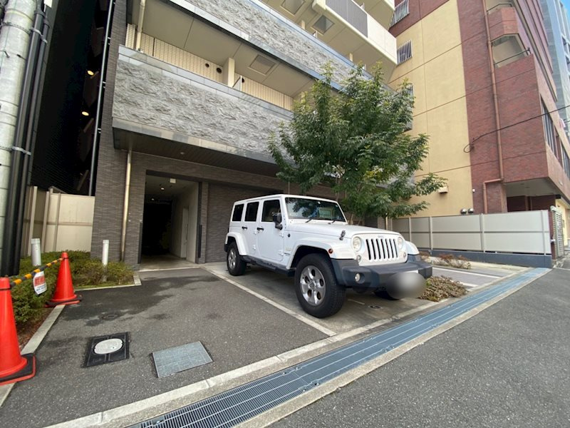 プレサンス北浜ラ・フェスタの駐車場