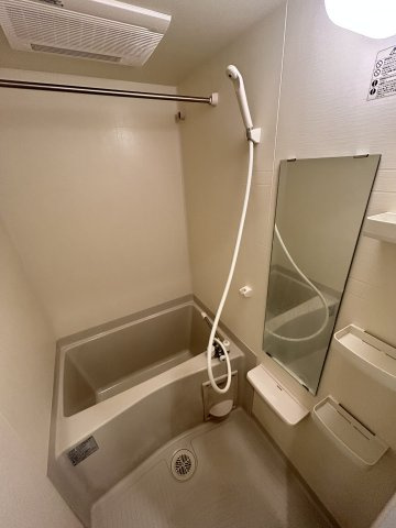 プレサンスタワー北浜の浴室