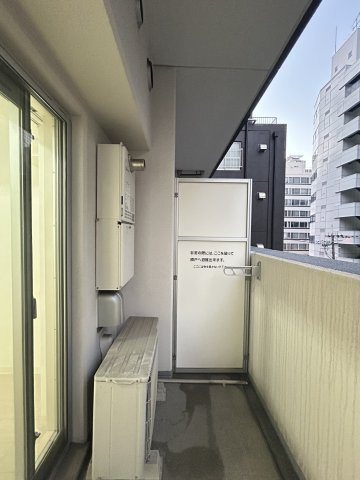 プレサンスタワー北浜のバルコニー