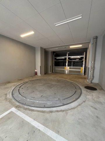 ソルテラス甲子園口クレアストの駐車場
