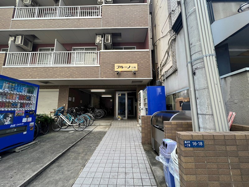 ブルーノ長堀のエントランス