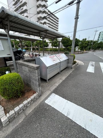 ゾーナ・オヴェスト