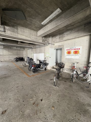 ダイバーシティ神戸長田C棟の駐車場