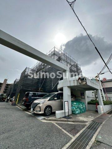 タウンハウス夙川の駐車場