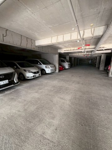 ディオフェルティ神戸壱番館の駐車場
