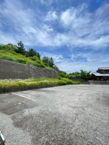 チェリーハイツの駐車場
