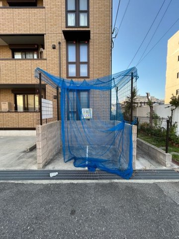 ブル・マリーノ衣掛の駐車場