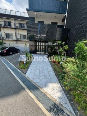プレサンス上町台筆ヶ崎　NORTHのエントランス